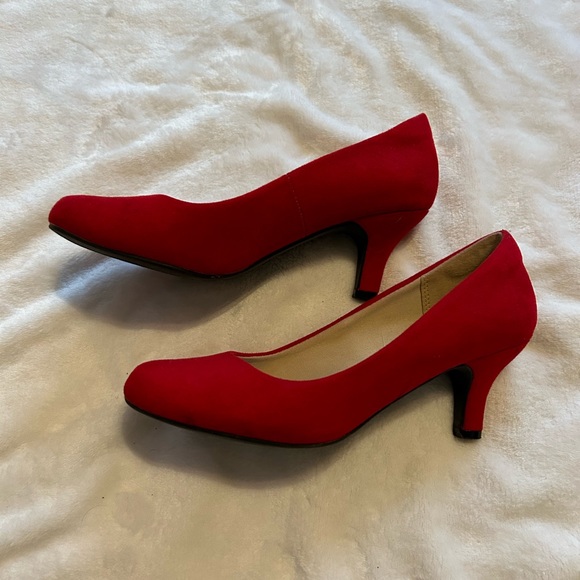 Heels - Picture 2 of 4